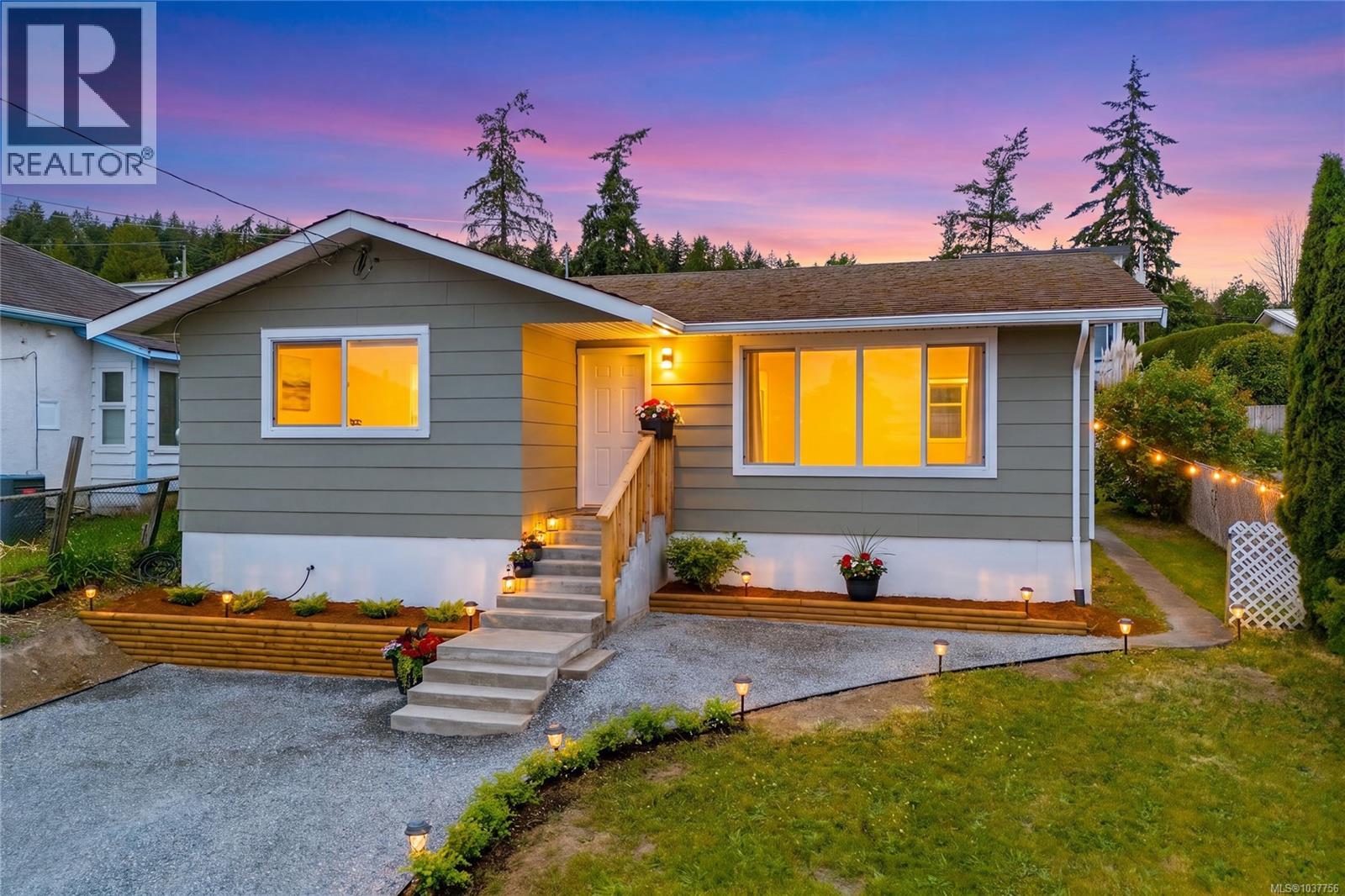 8082 York Ave, Crofton, British Columbia