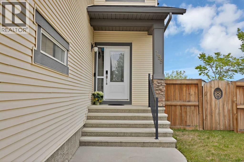 799 New Brighton Drive Se, Calgary, Alberta  T2Z 1A1 - Photo 4 - A2329755