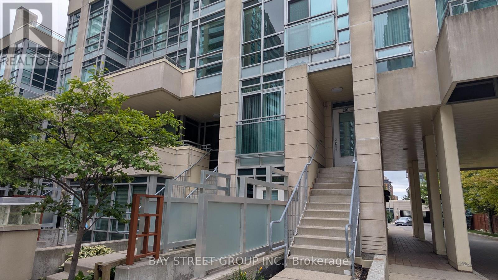 Th201 - 21 Olive Avenue, Toronto, Ontario  M2N 4N4 - Photo 2 - C13653390
