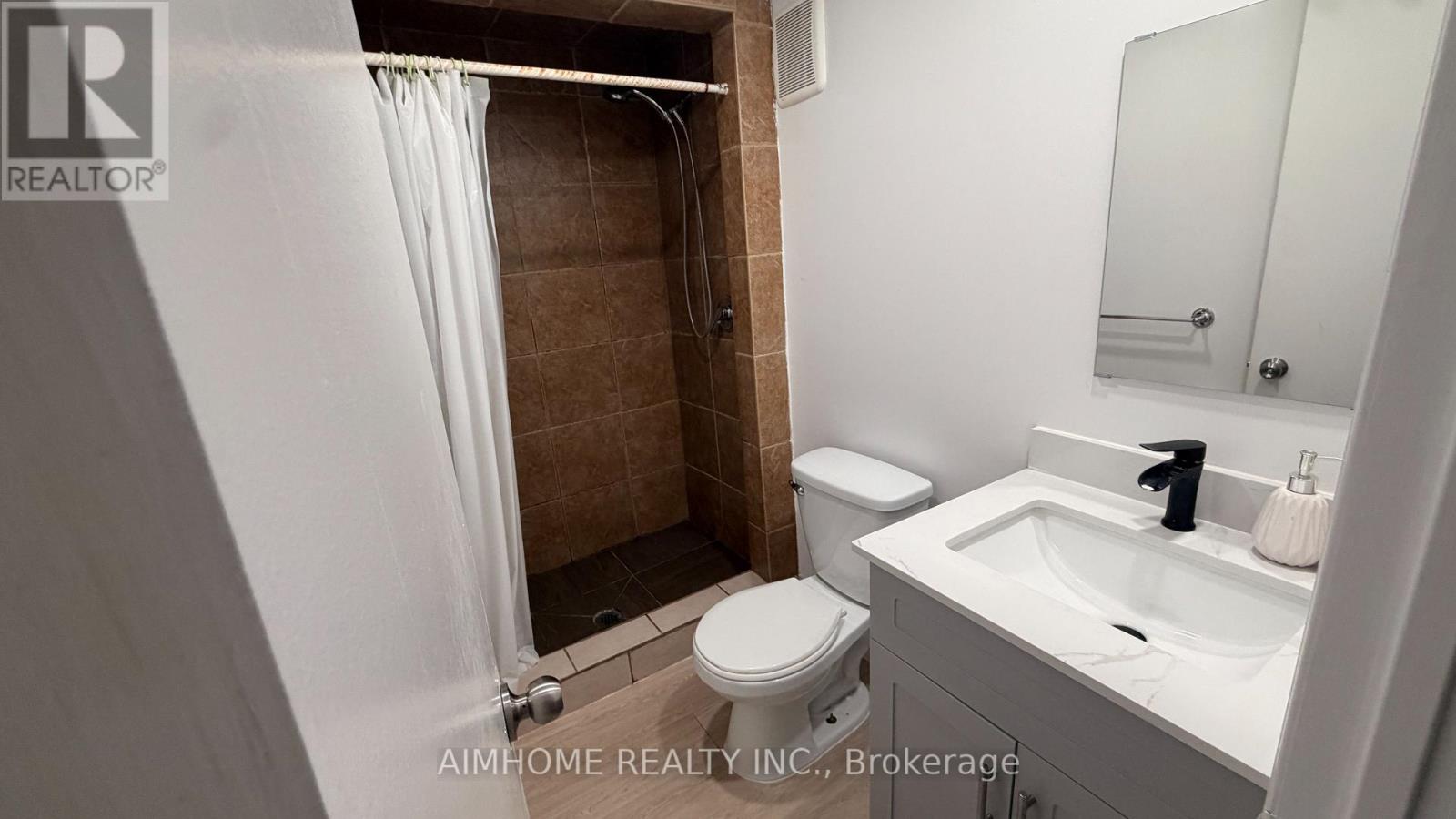 441 Fernleigh Circle S, Richmond Hill, Ontario  L4C 1E7 - Photo 2 - N13653376