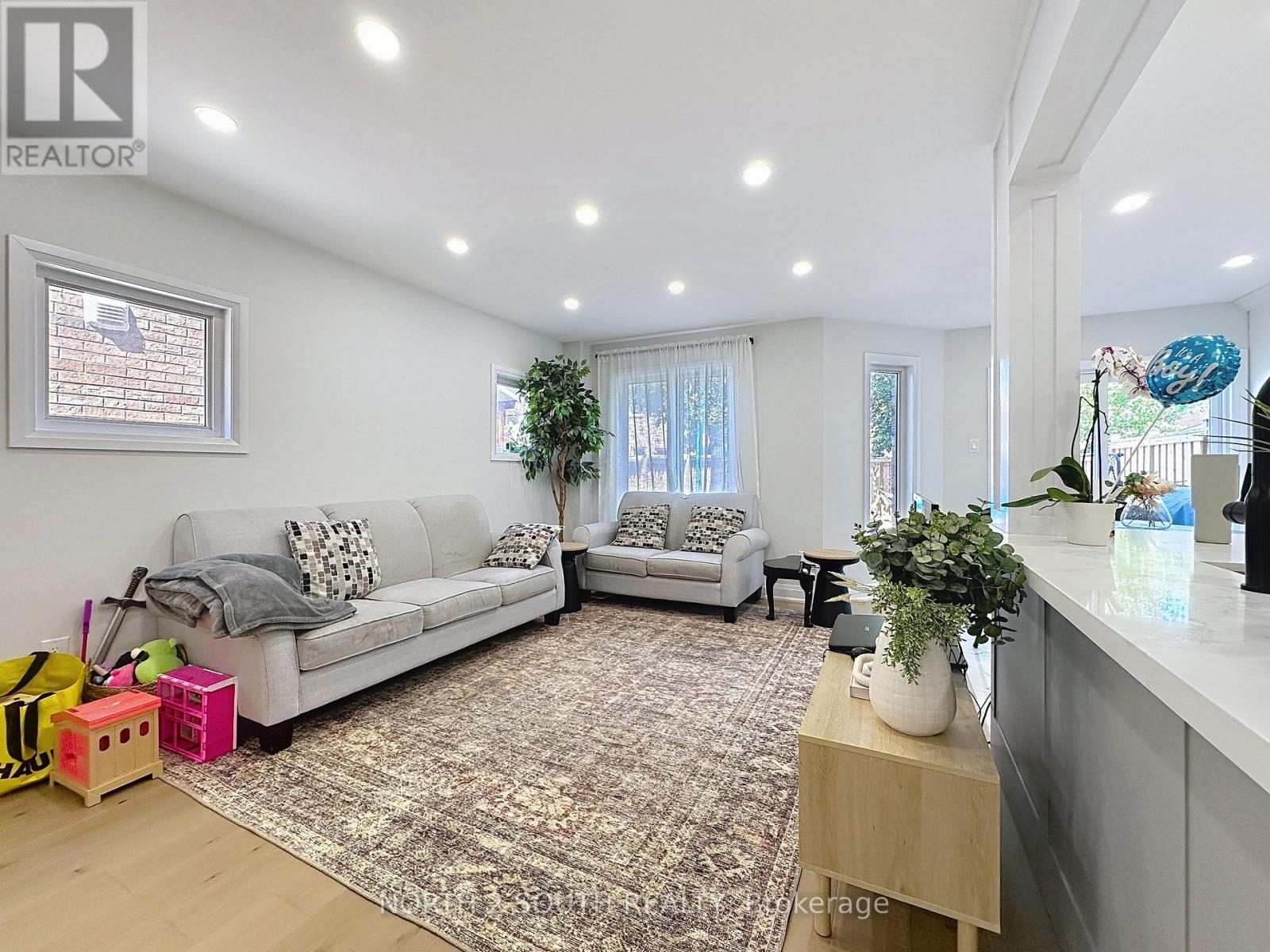 Upper - 93 Komura Road, Vaughan, Ontario  L6A 3M1 - Photo 13 - N13653380