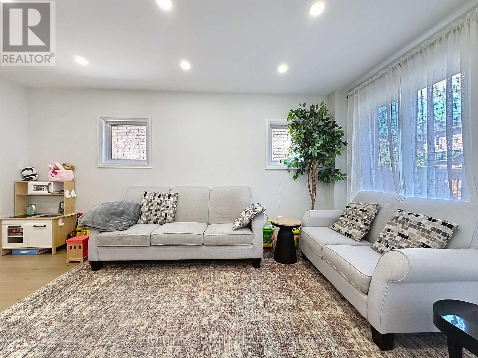 Upper - 93 Komura Road, Vaughan, Ontario  L6A 3M1 - Photo 15 - N13653380