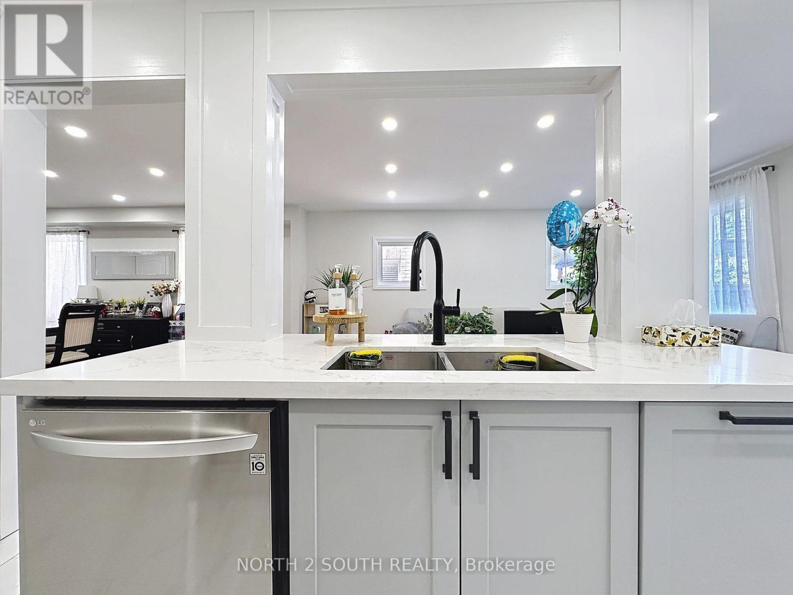 Upper - 93 Komura Road, Vaughan, Ontario  L6A 3M1 - Photo 24 - N13653380