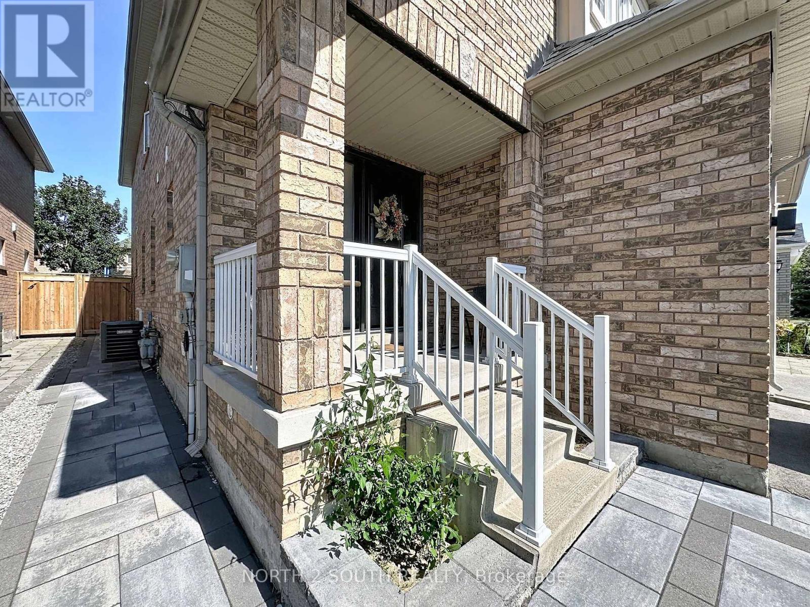 Upper - 93 Komura Road, Vaughan, Ontario  L6A 3M1 - Photo 3 - N13653380