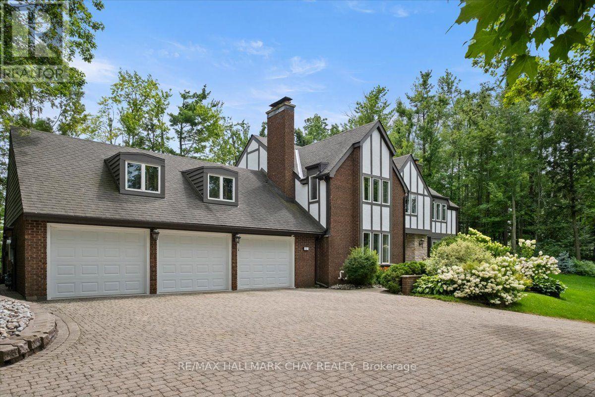 11 PARK TRAIL, Springwater, Ontario