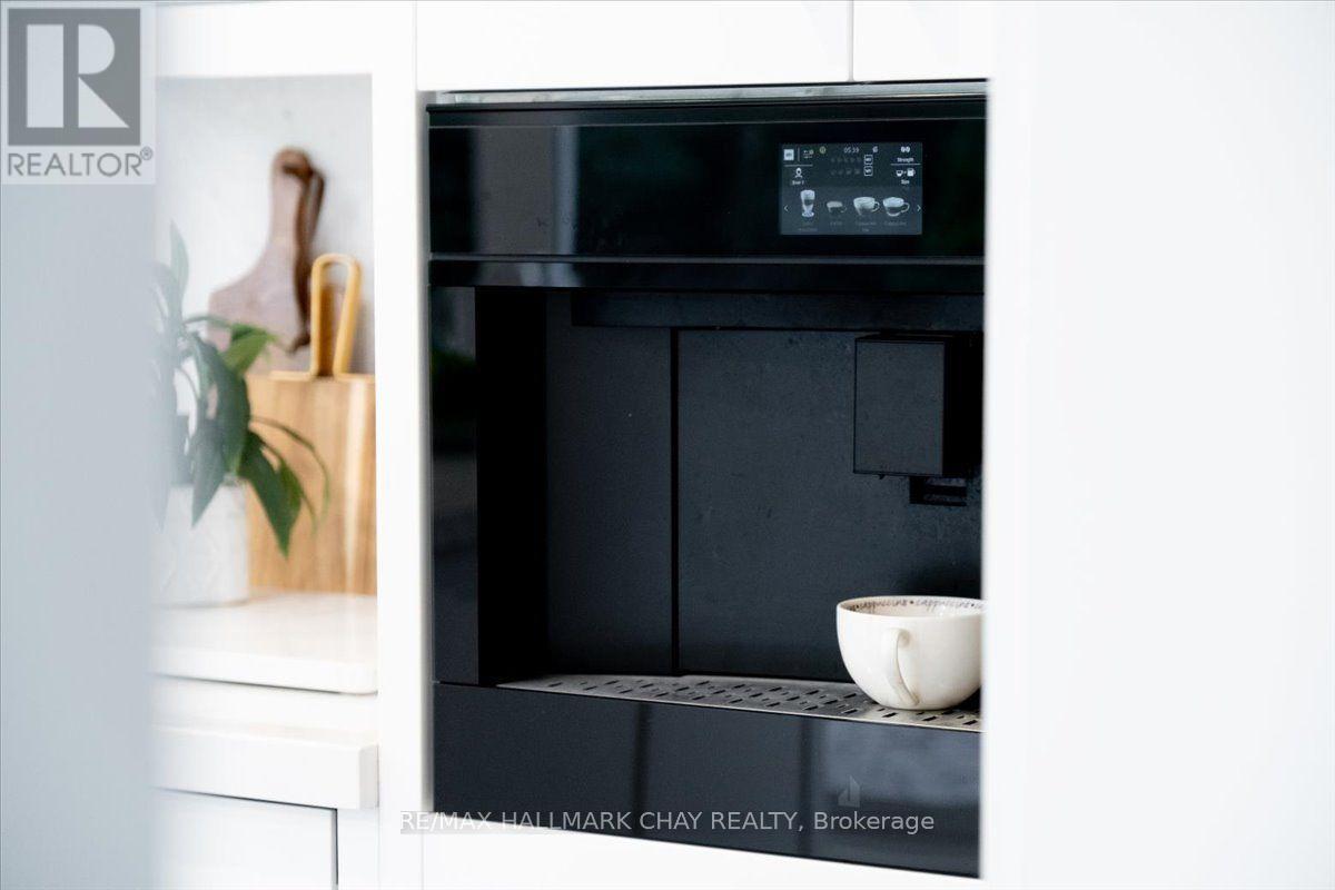 11 Park Trail, Springwater, Ontario  L9X 0L3 - Photo 19 - S13653374