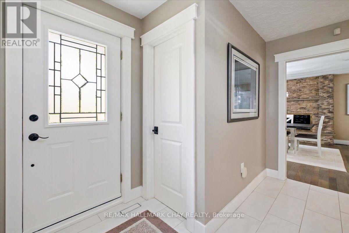 11 Park Trail, Springwater, Ontario  L9X 0L3 - Photo 3 - S13653374