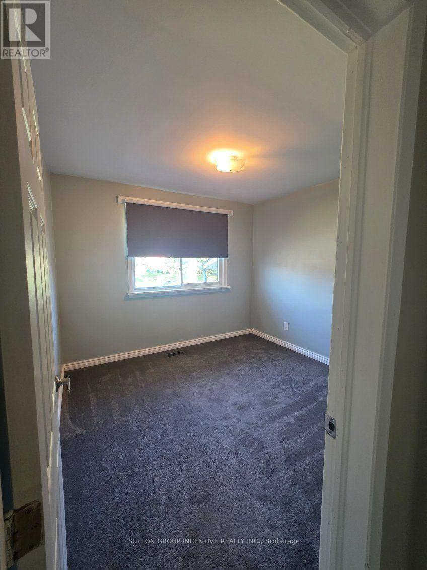 83 Glenwood Drive, Barrie, Ontario  L4N 1R5 - Photo 14 - S13653382