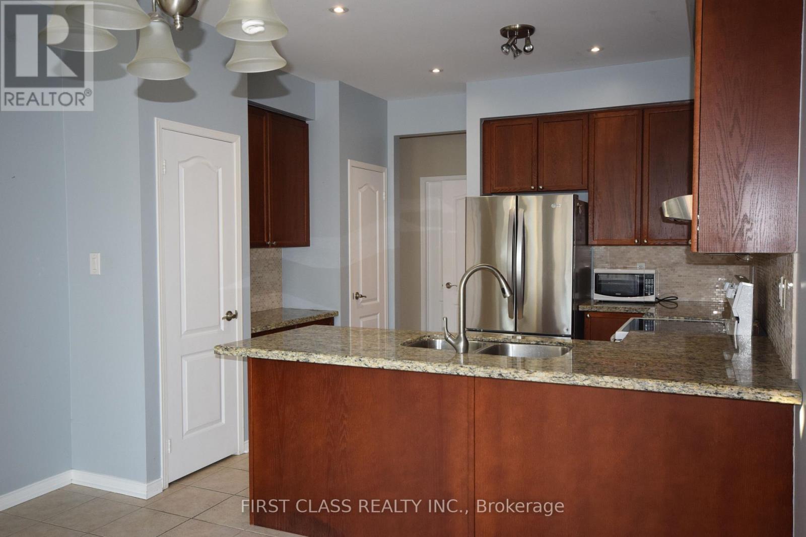 5168 Littlebend Drive, Mississauga, Ontario  L5M 8B6 - Photo 11 - W13653370
