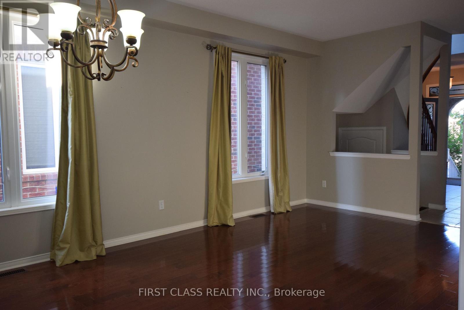 5168 Littlebend Drive, Mississauga, Ontario  L5M 8B6 - Photo 4 - W13653370