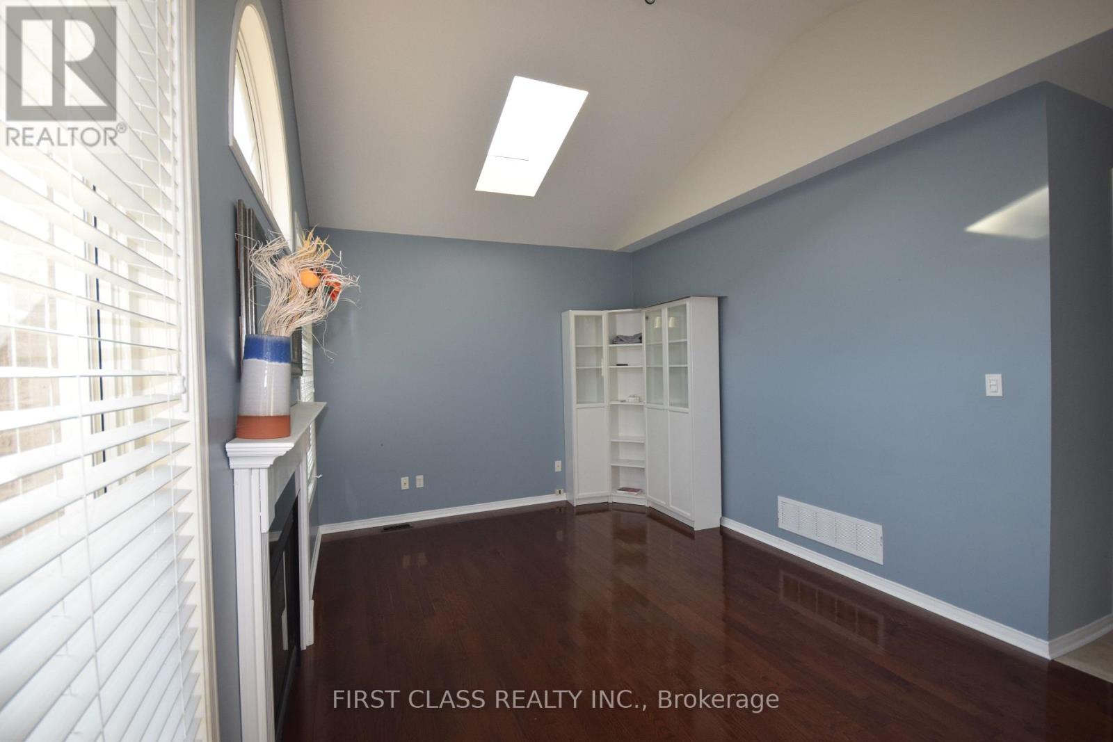 5168 Littlebend Drive, Mississauga, Ontario  L5M 8B6 - Photo 6 - W13653370