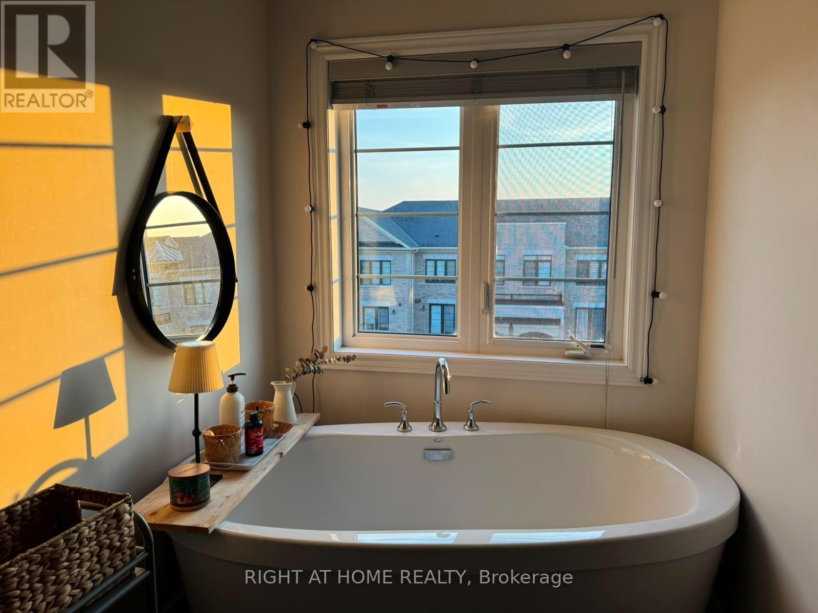 31 Edward Horton Crescent, Toronto, Ontario  M8Z 0E7 - Photo 18 - W13653372