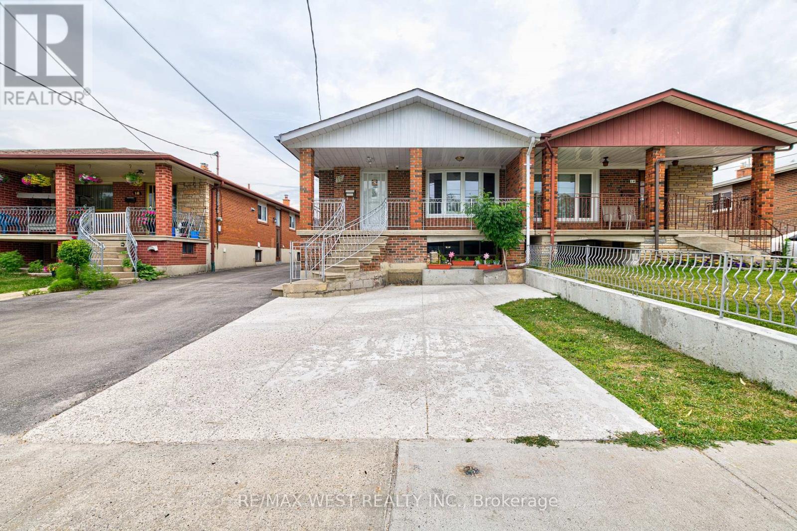MAIN LVL - 16 HASBROOKE DRIVE, Toronto, Ontario