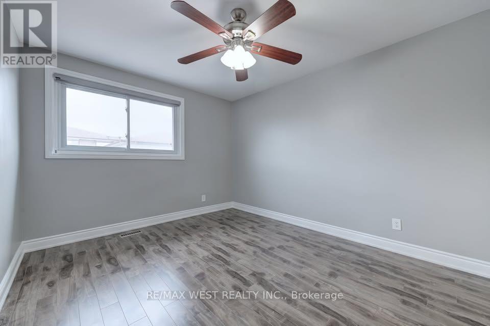 Main Lvl - 16 Hasbrooke Drive, Toronto, Ontario  M9L 1A1 - Photo 14 - W13653394