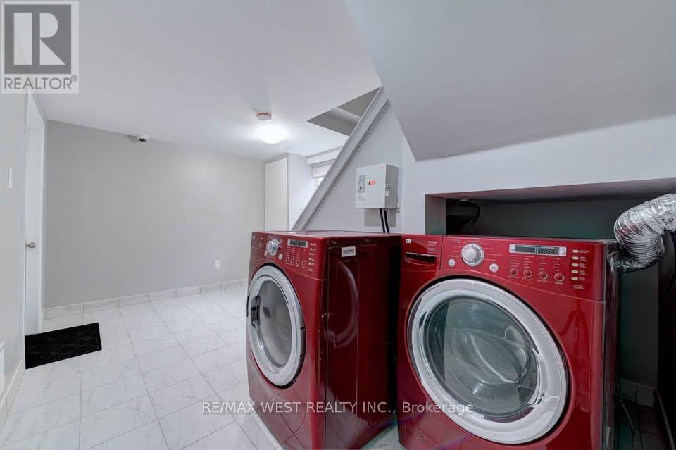 Main Lvl - 16 Hasbrooke Drive, Toronto, Ontario  M9L 1A1 - Photo 18 - W13653394