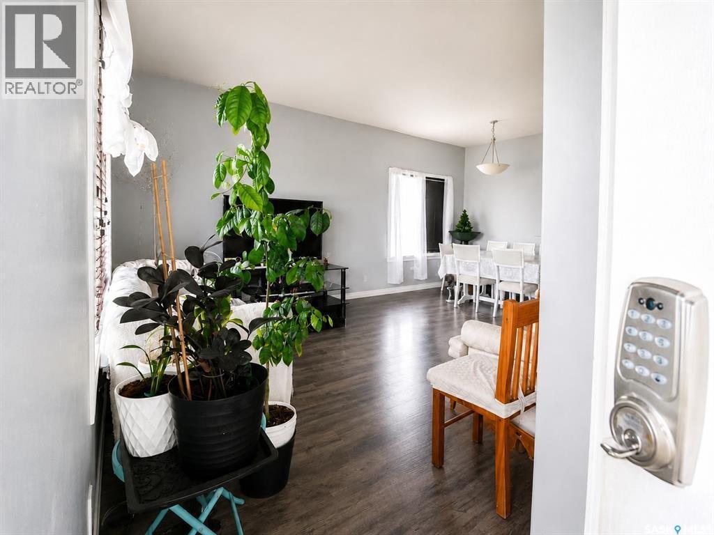 4801 James Hill Road, Regina, Saskatchewan  S4W 0C6 - Photo 3 - SK045001