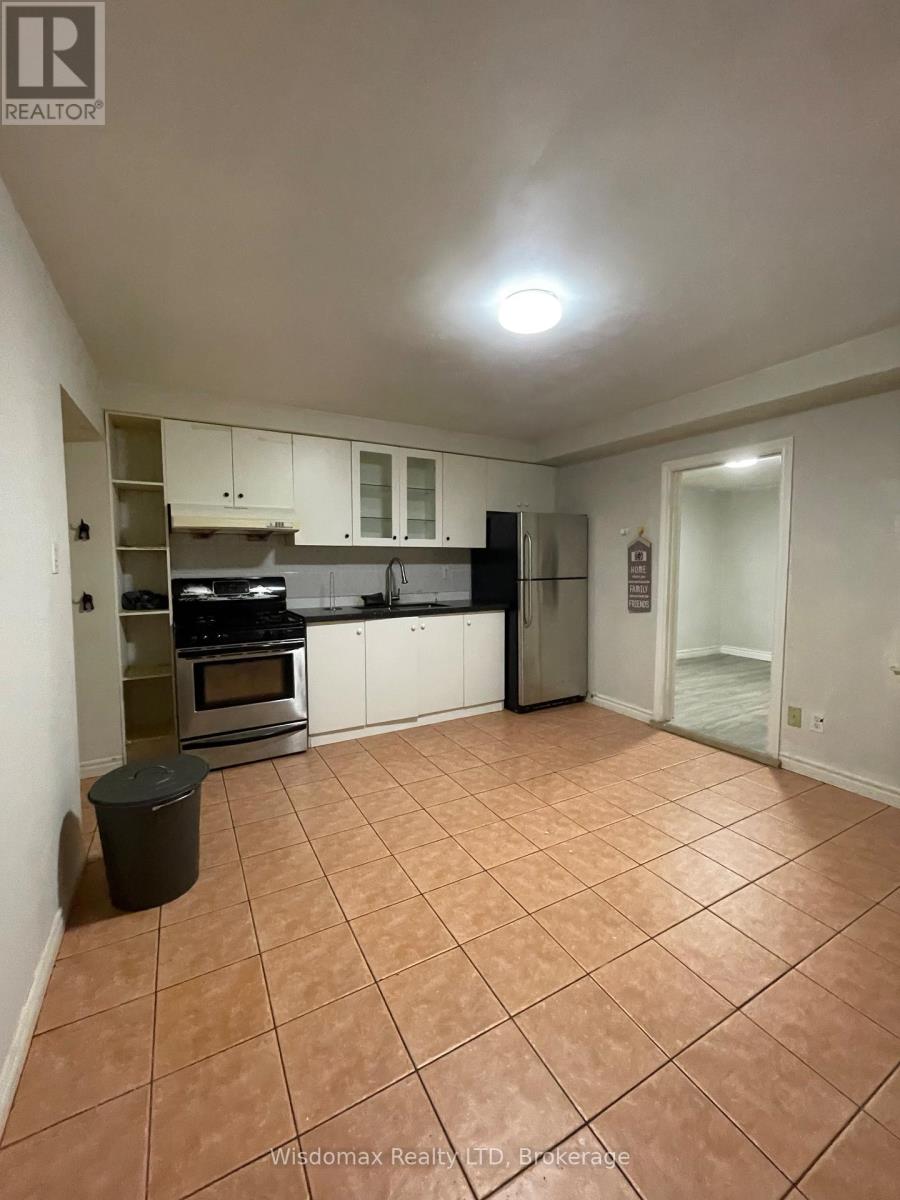 Mainfloor - 139 Lippincott Street, Toronto, Ontario  M5S 2P3 - Photo 13 - C13653278