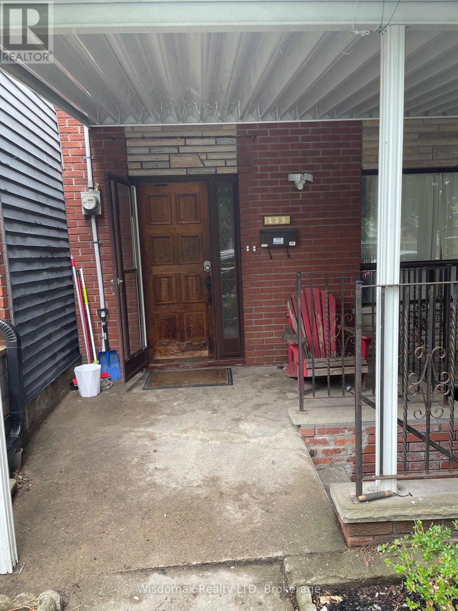 Mainfloor - 139 Lippincott Street, Toronto, Ontario  M5S 2P3 - Photo 3 - C13653278