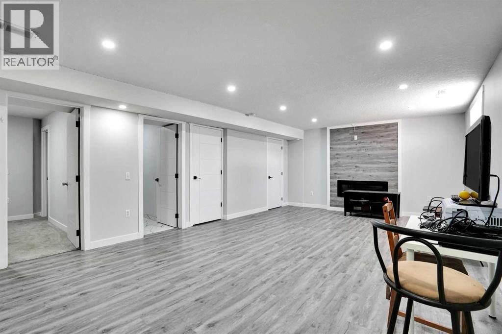 101 Douglas Ridge Circle SE, Calgary, Alberta  T2Z 3B7 - Photo 38 - A2334564