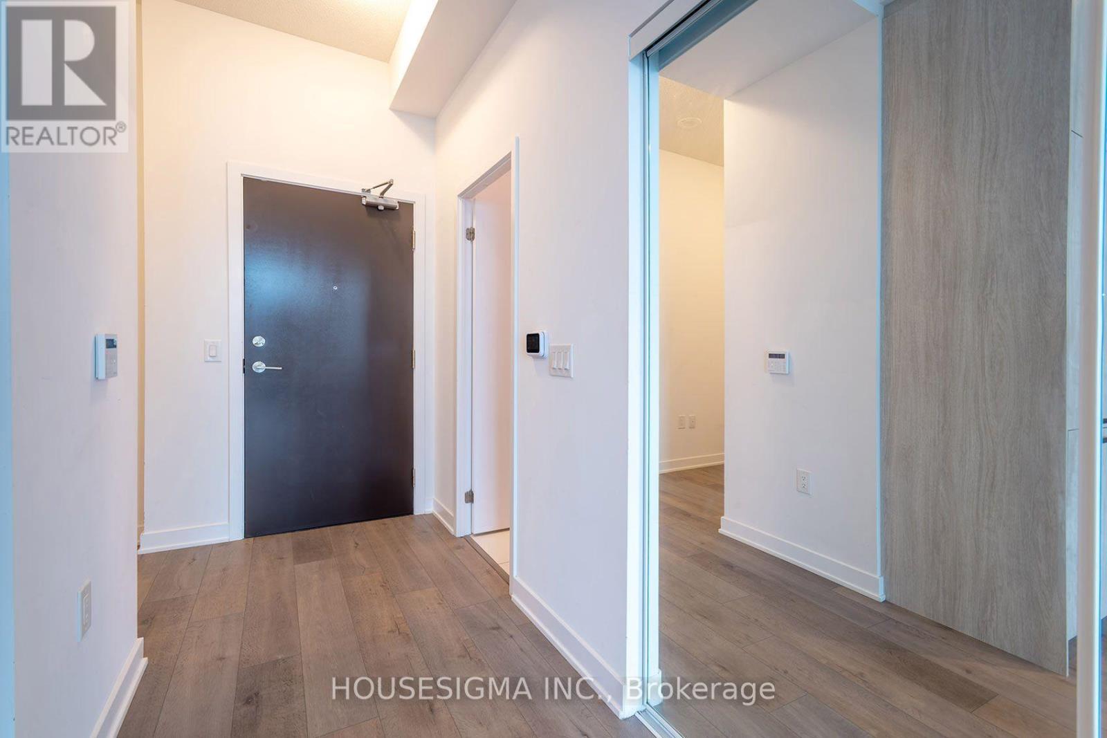1011 - 60 Honeycrisp Crescent, Vaughan, Ontario  L4K 0N5 - Photo 6 - N13587774