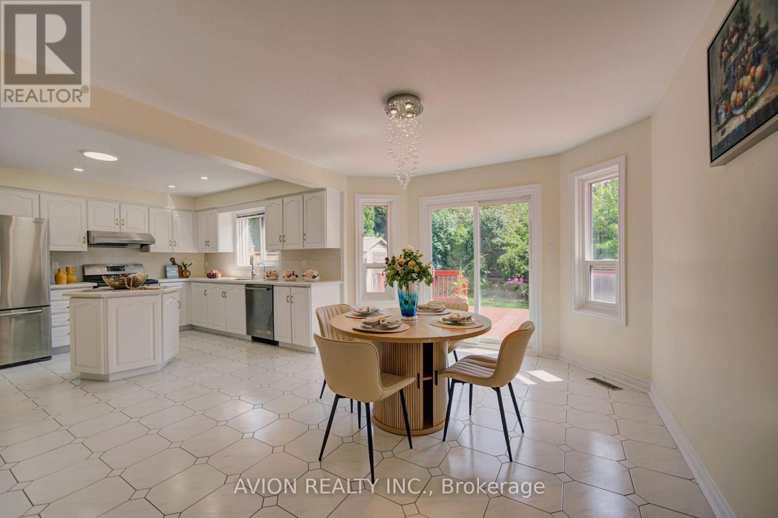 203 Valleymede Drive, Richmond Hill, Ontario  L4B 3S4 - Photo 12 - N13631178
