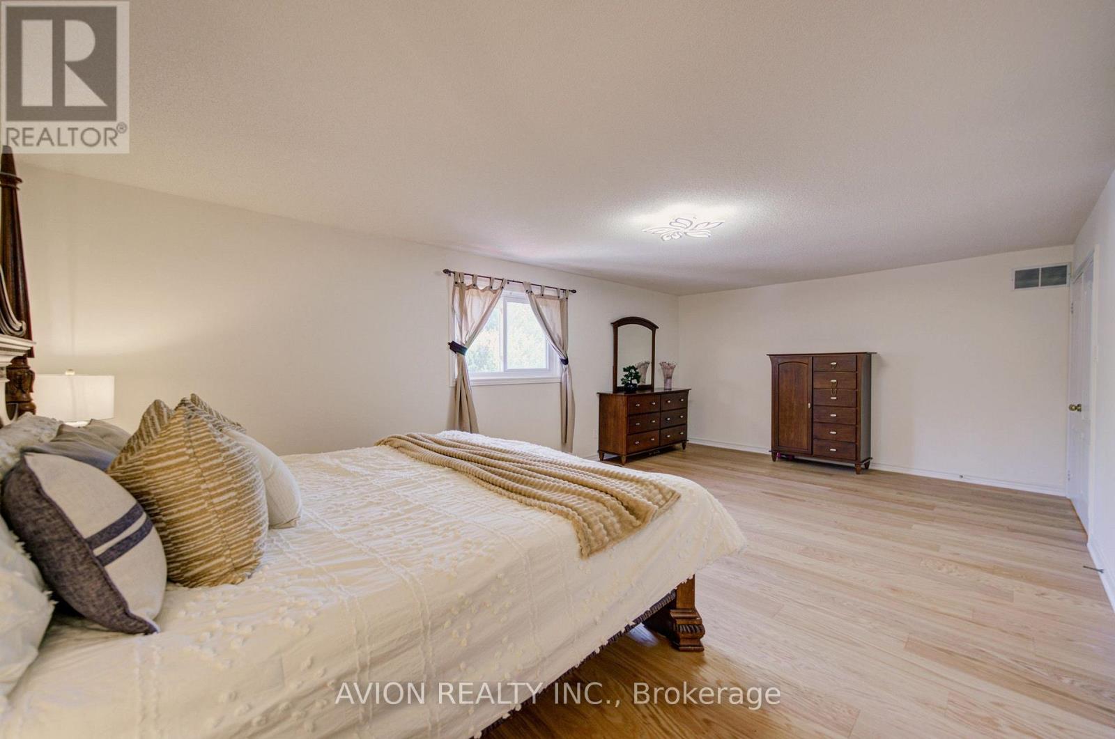 203 Valleymede Drive, Richmond Hill, Ontario  L4B 3S4 - Photo 20 - N13631178