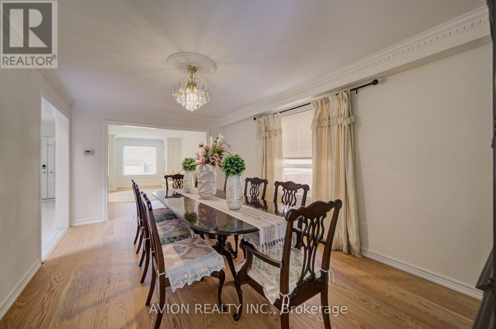 203 Valleymede Drive, Richmond Hill, Ontario  L4B 3S4 - Photo 10 - N13631178