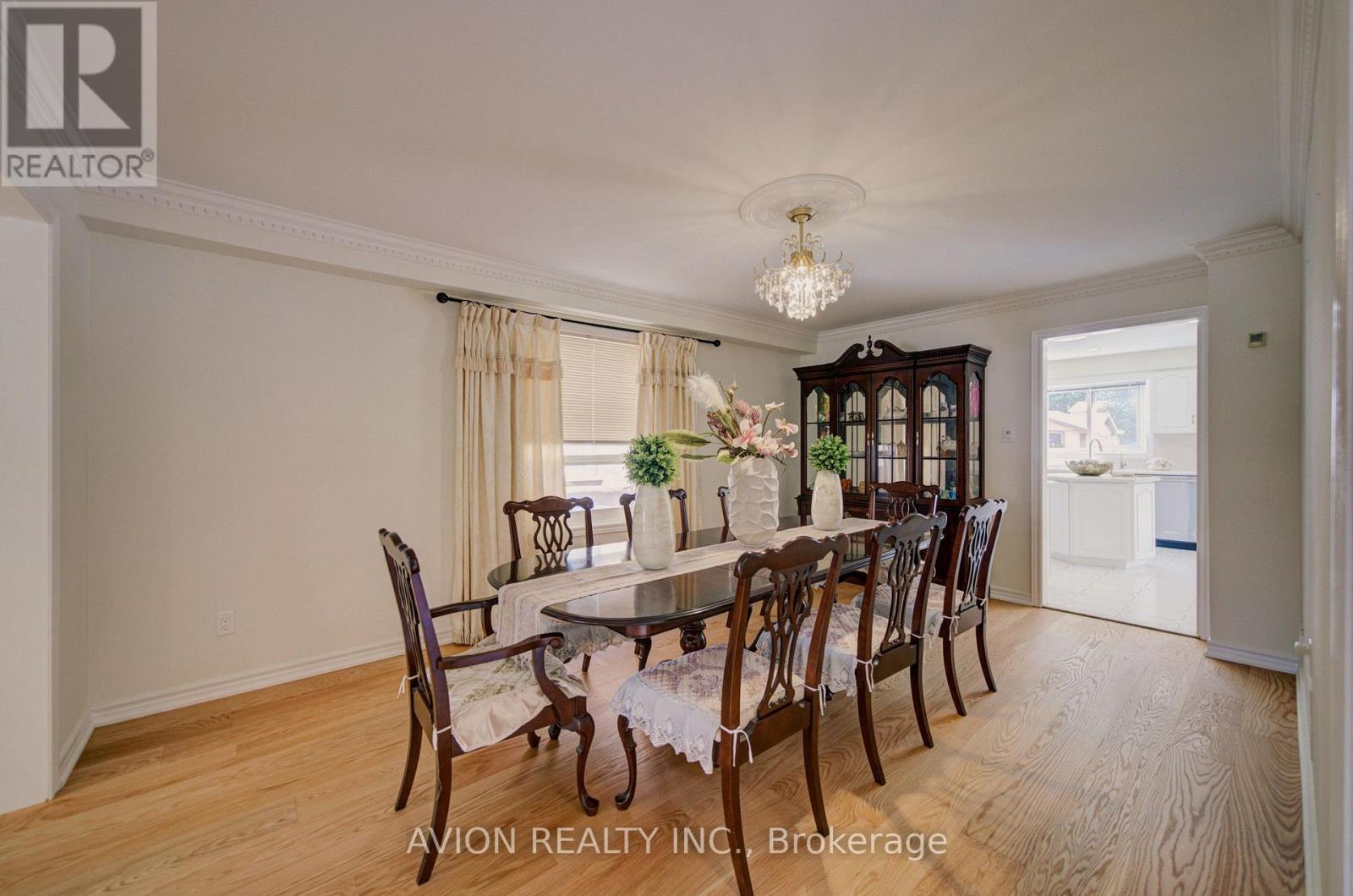 203 Valleymede Drive, Richmond Hill, Ontario  L4B 3S4 - Photo 9 - N13631178