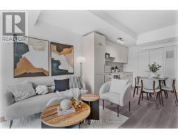 TH 22 - 75 CURLEW DRIVE, Toronto, Ontario