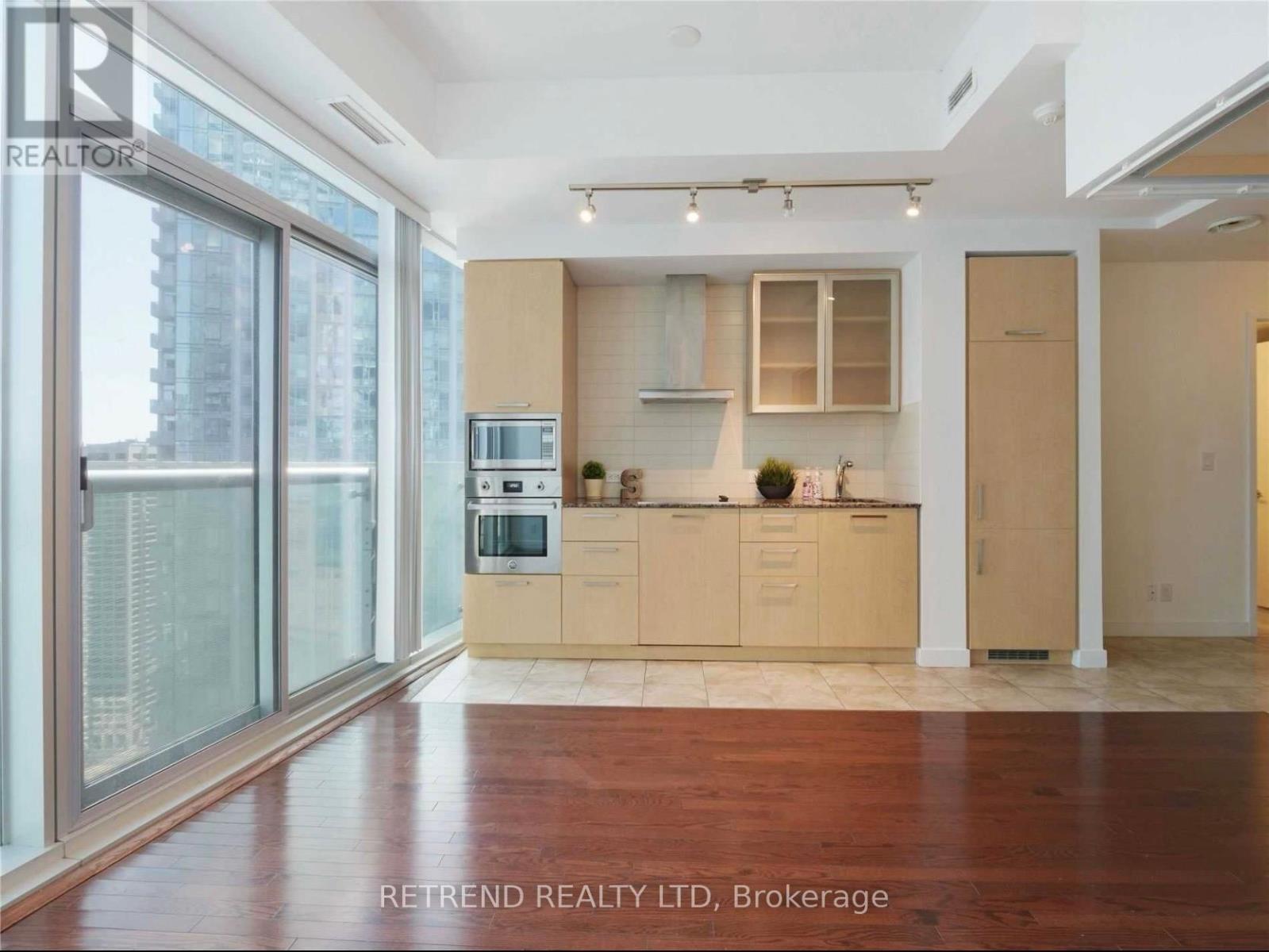 3101 - 12 York Street, Toronto, Ontario  M5J 0A9 - Photo 2 - C13653452