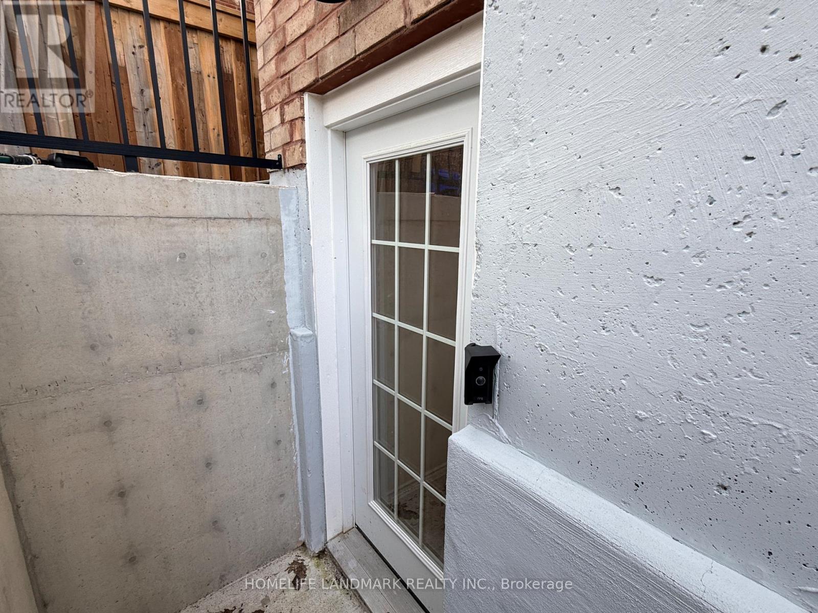 2313 Secreto Drive, Oshawa, Ontario  L1H 7K4 - Photo 3 - E13653416