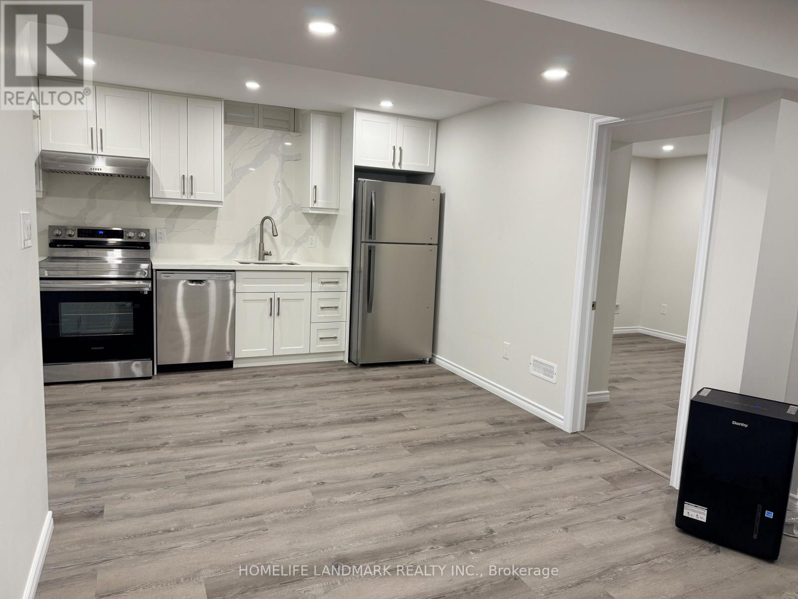 2313 Secreto Drive, Oshawa, Ontario  L1H 7K4 - Photo 8 - E13653416