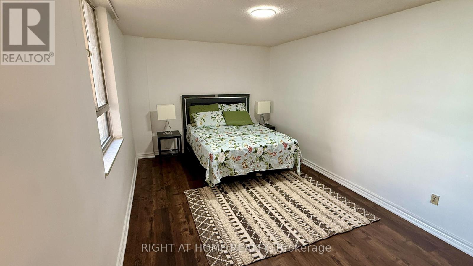 2819 - 1 Massey Square, Toronto, Ontario  M4C 5L4 - Photo 5 - E13653426