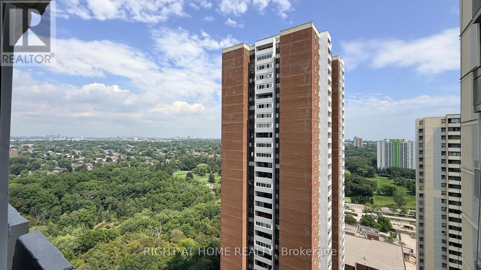 2819 - 1 Massey Square, Toronto, Ontario  M4C 5L4 - Photo 9 - E13653426
