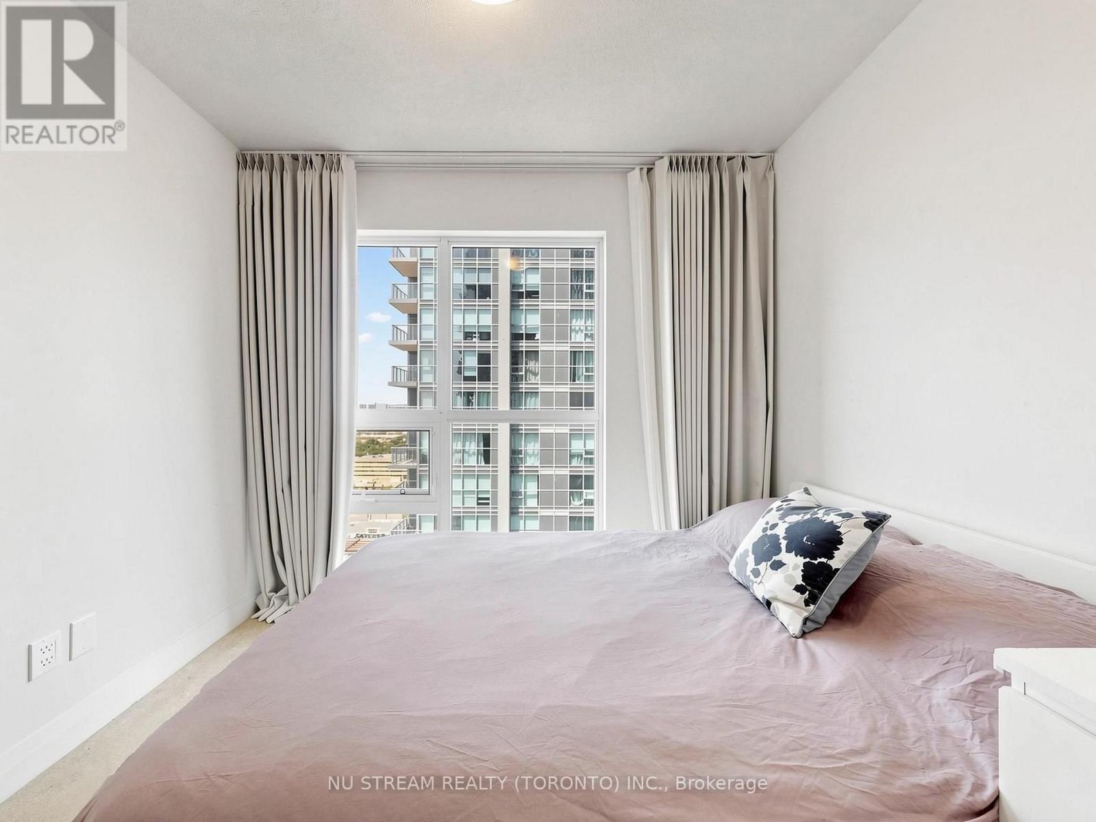 2209 - 20 Meadowglen Place, Toronto, Ontario  M1G 0A9 - Photo 13 - E13653432