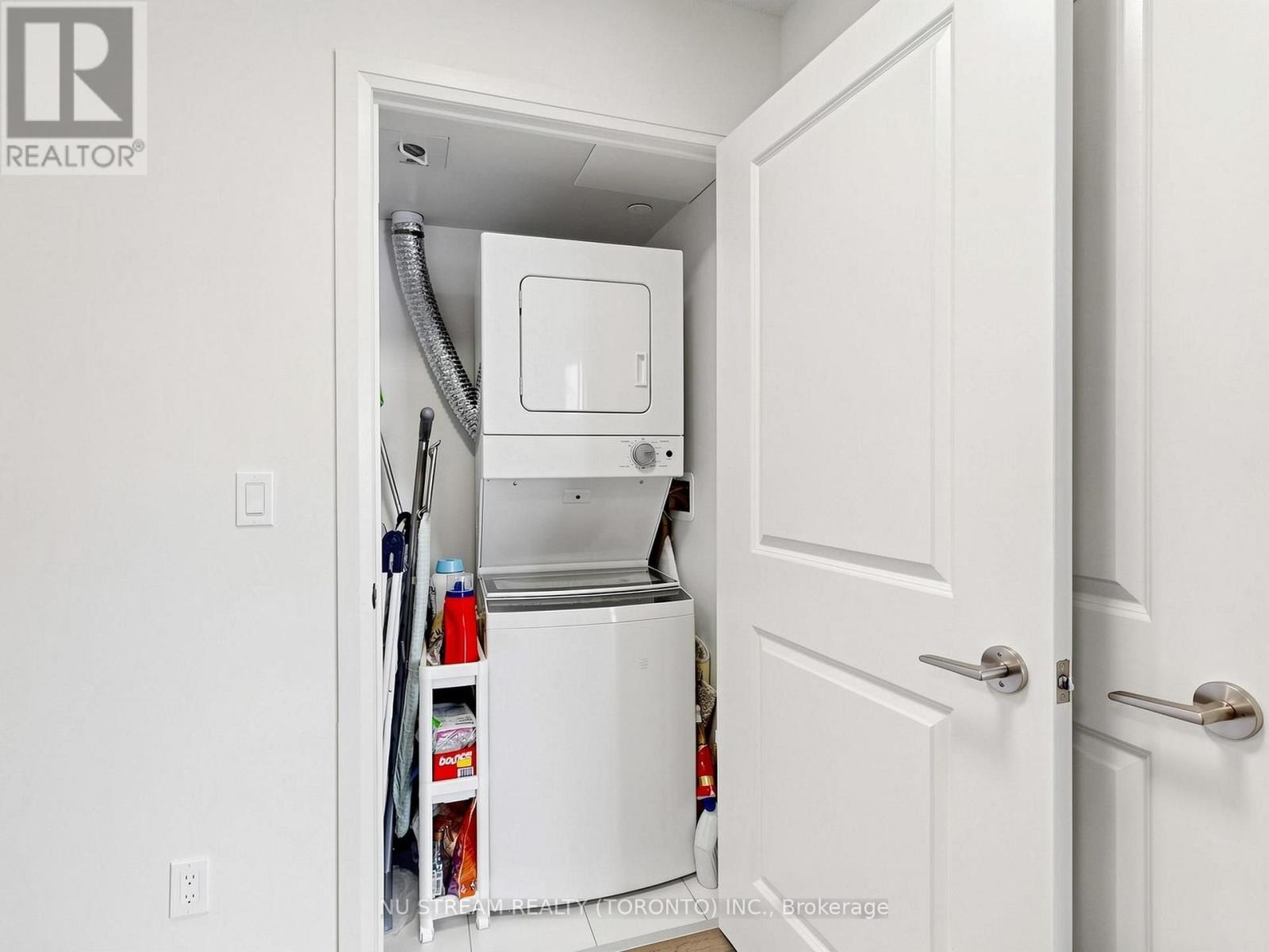 2209 - 20 Meadowglen Place, Toronto, Ontario  M1G 0A9 - Photo 20 - E13653432