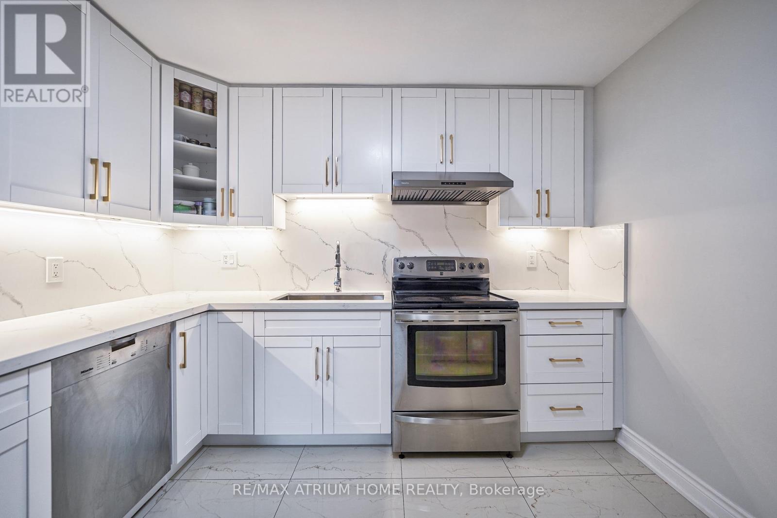 61 Trothen Circle, Markham, Ontario  L3P 4H3 - Photo 10 - N13653446