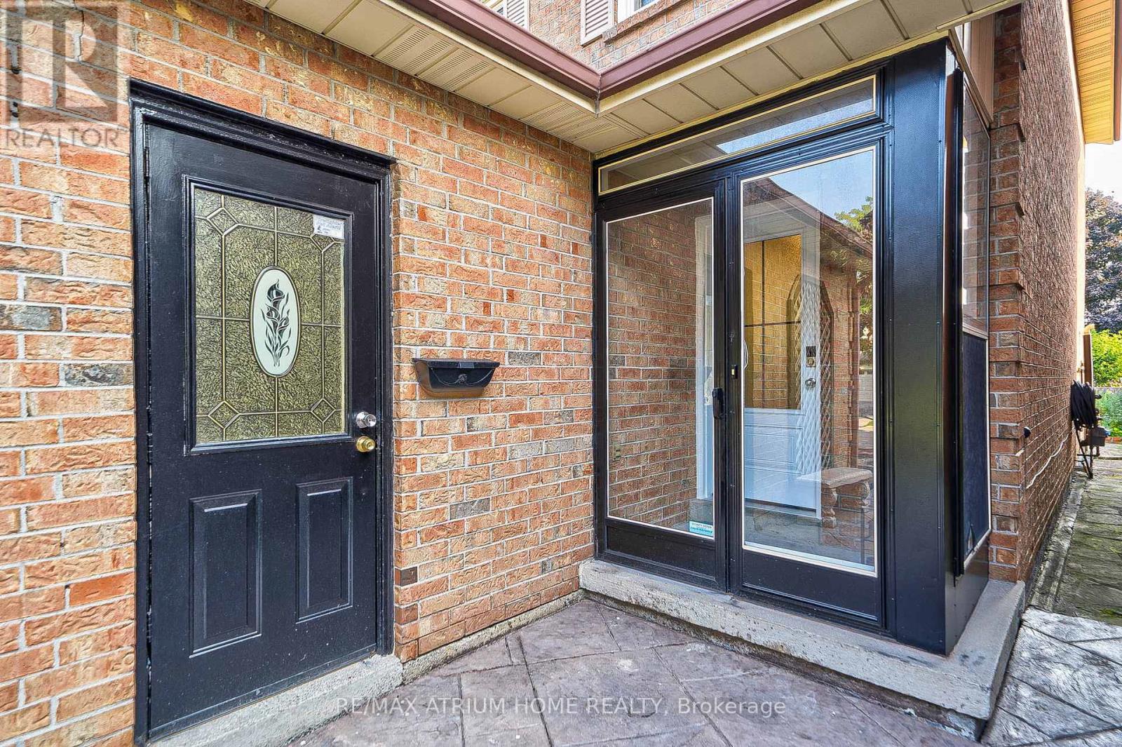 61 Trothen Circle, Markham, Ontario  L3P 4H3 - Photo 3 - N13653446