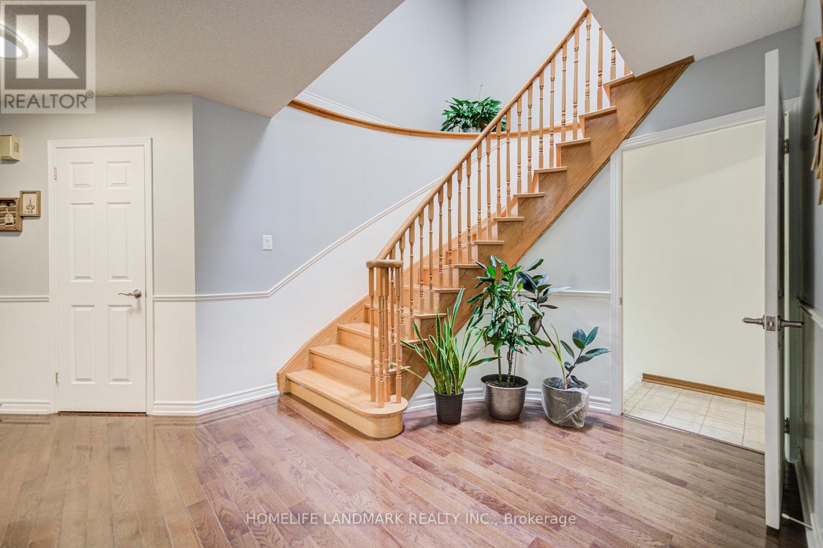 35 Royal Palm Drive, Vaughan, Ontario  L4J 5R4 - Photo 10 - N13653454