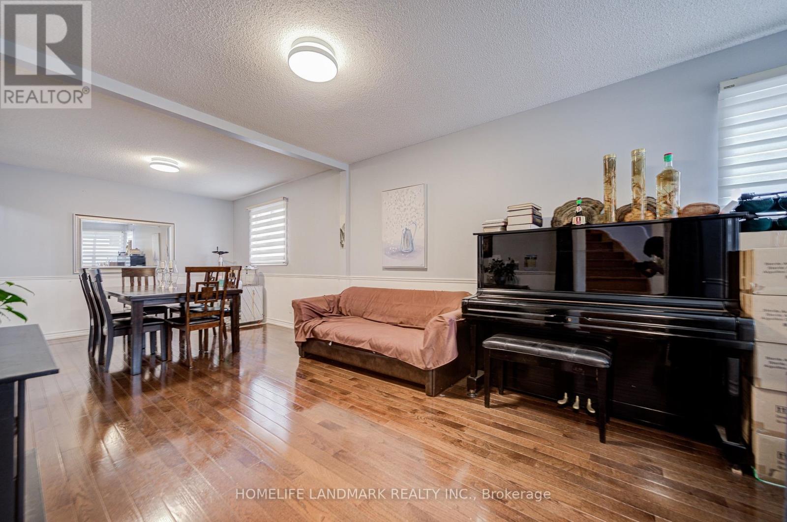 35 Royal Palm Drive, Vaughan, Ontario  L4J 5R4 - Photo 4 - N13653454