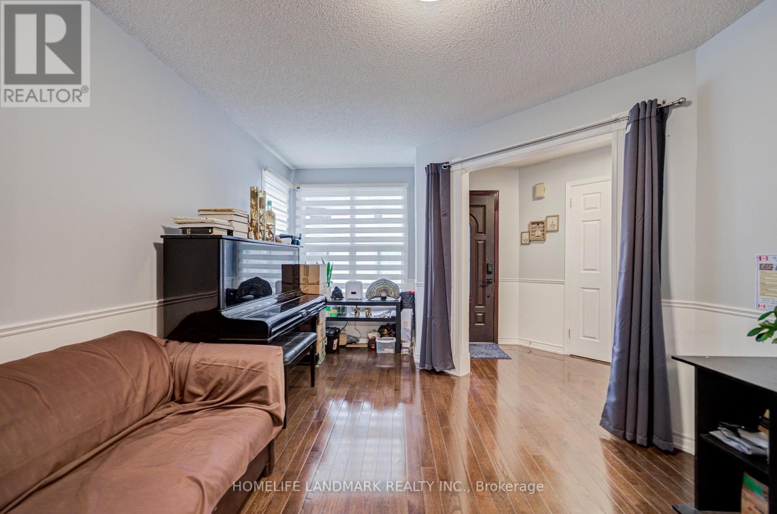 35 Royal Palm Drive, Vaughan, Ontario  L4J 5R4 - Photo 5 - N13653454