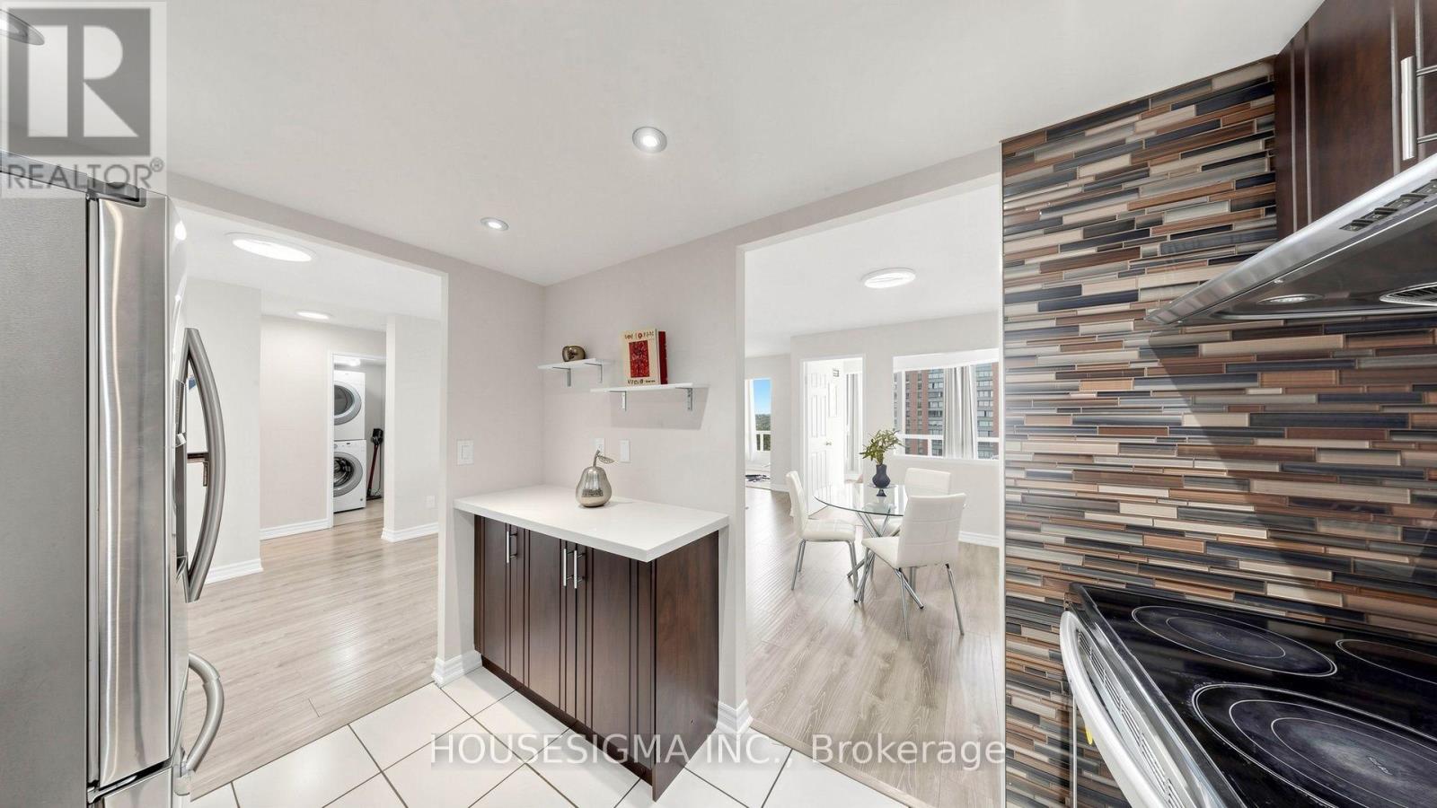 1815 - 155 Hillcrest Avenue, Mississauga, Ontario L5B 3Z2 - Photo 10 - W13653412