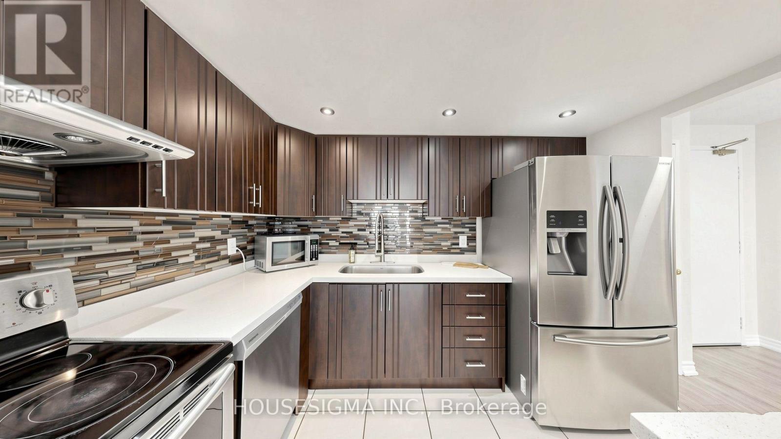 1815 - 155 Hillcrest Avenue, Mississauga, Ontario L5B 3Z2 - Photo 6 - W13653412