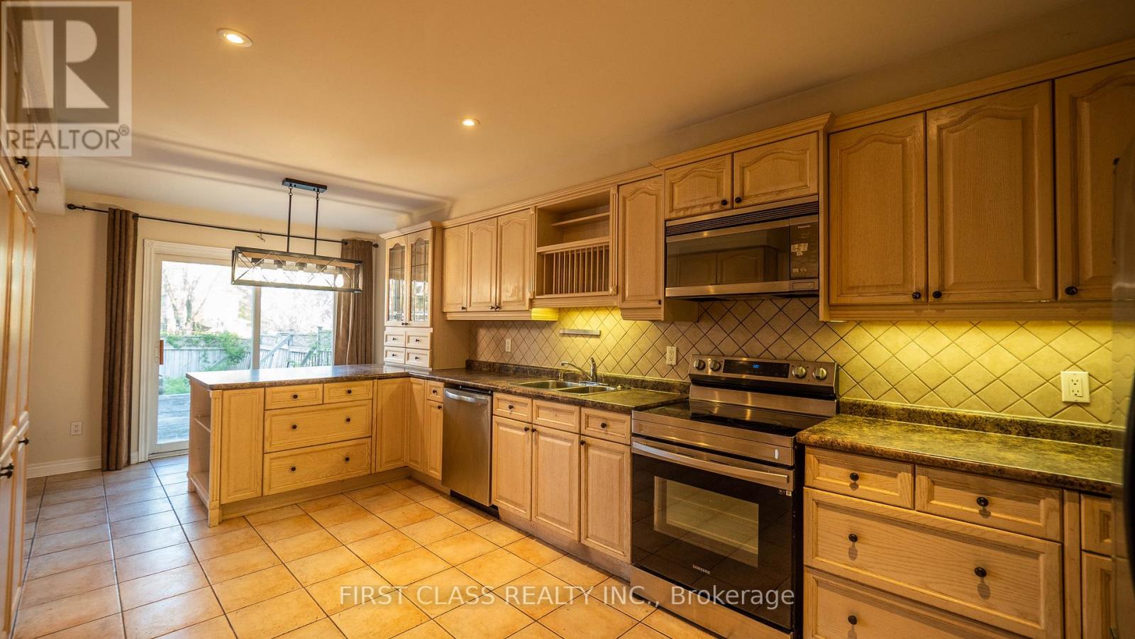 13 Princess Street, Mississauga, Ontario  L5M 1Z8 - Photo 5 - W13653434