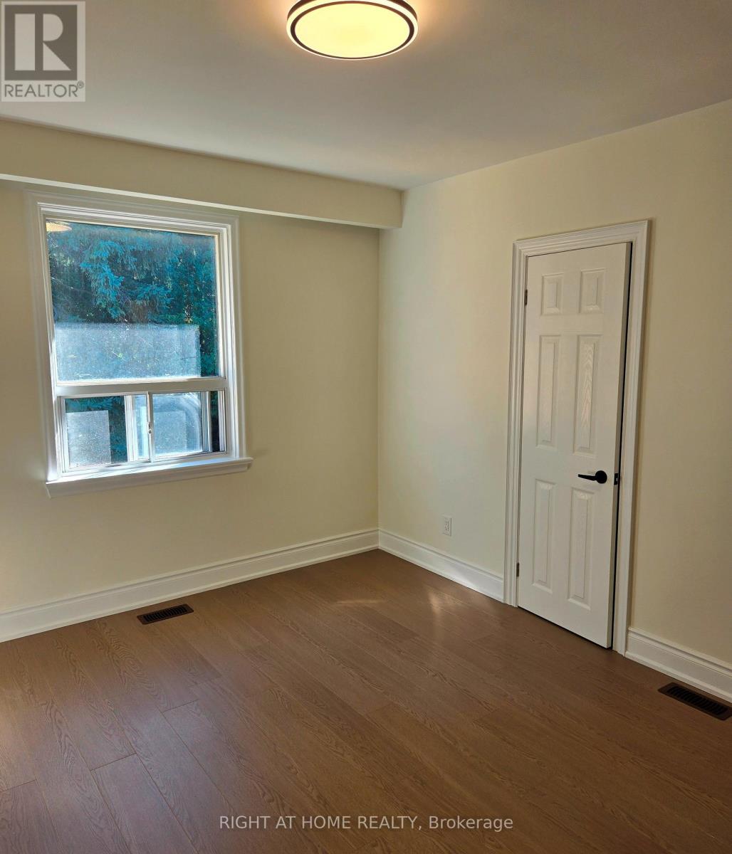 8 Northampton Drive, Toronto, Ontario  M9B 4S6 - Photo 21 - W13653436