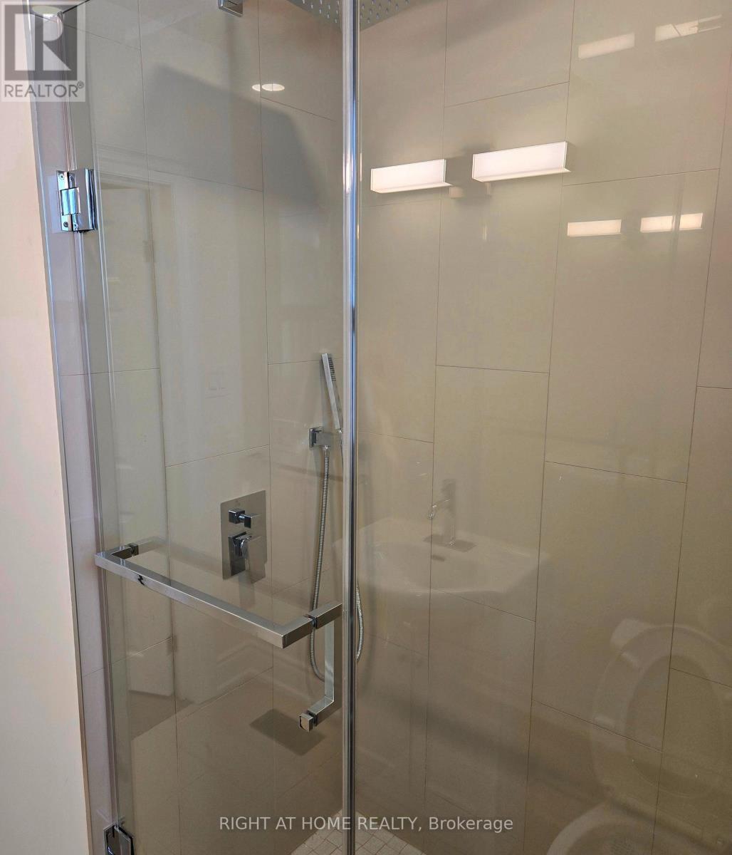 8 Northampton Drive, Toronto, Ontario  M9B 4S6 - Photo 25 - W13653436
