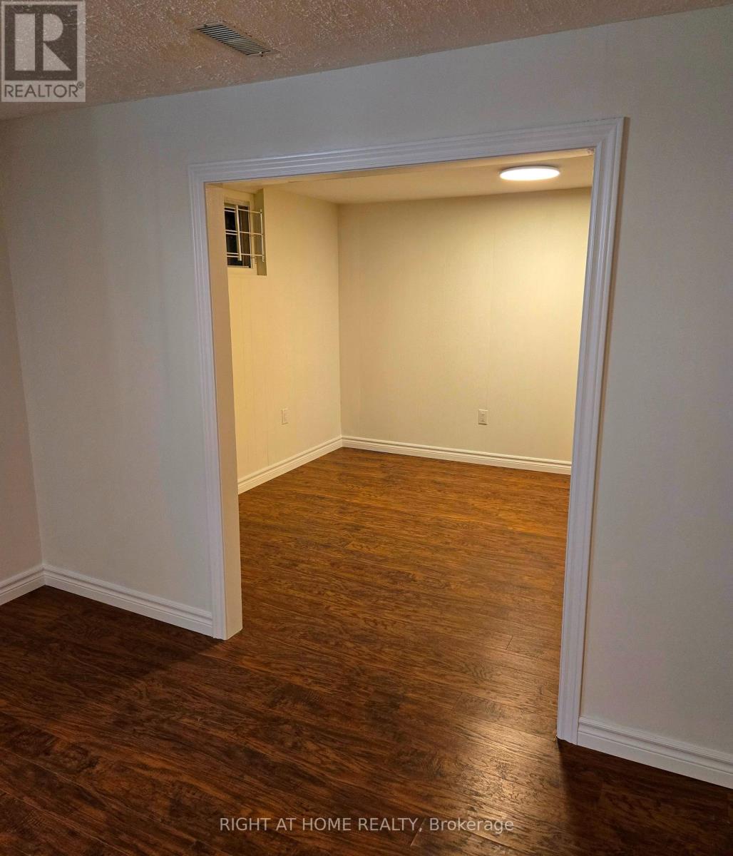 8 Northampton Drive, Toronto, Ontario  M9B 4S6 - Photo 33 - W13653436