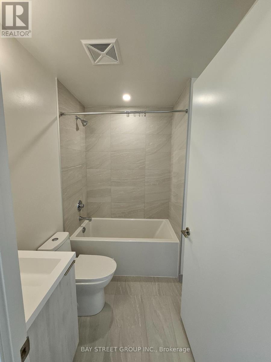 2206 - 400 King Street W, Toronto, Ontario  M5V 0X8 - Photo 3 - C13653476