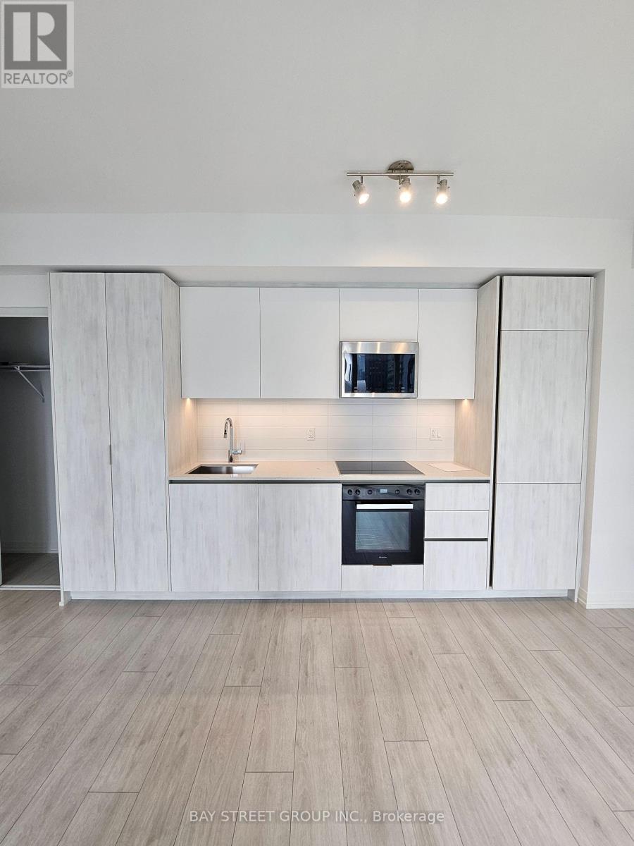 2206 - 400 King Street W, Toronto, Ontario  M5V 0X8 - Photo 9 - C13653476