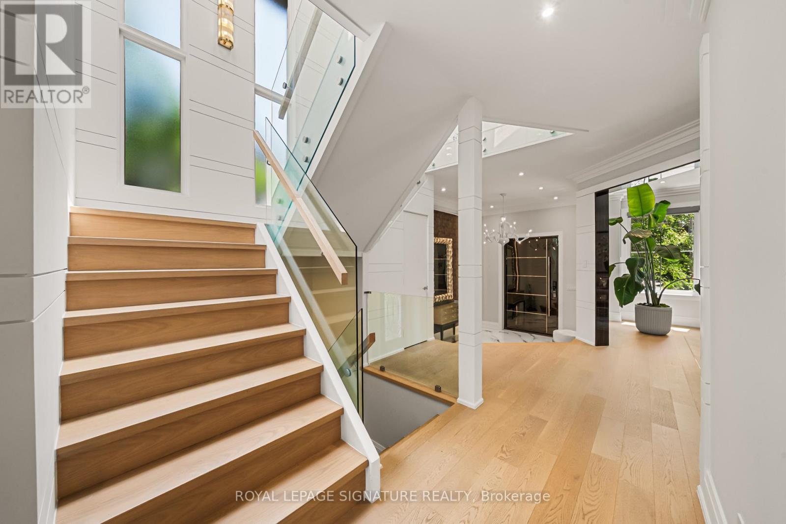 492 Old Orchard Grove, Toronto, Ontario  M5M 2G5 - Photo 11 - C13653492